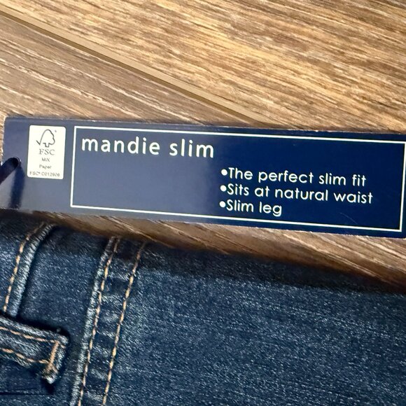 Bandolino Mandie Slim Embroidered Jeans – Size 16WS - Picture 12 of 16